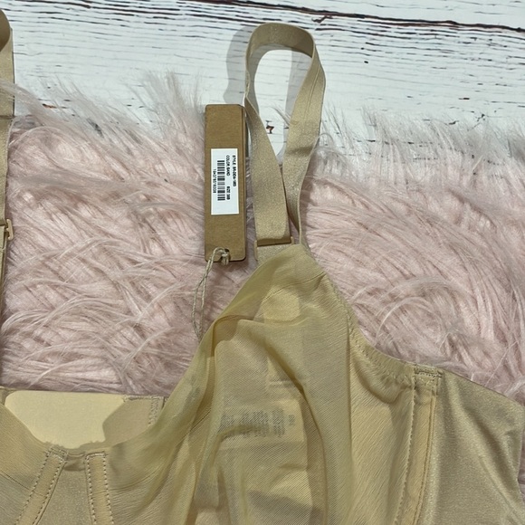 NWT SKIMS NO SHOWMOLDED UNLINED DEMI BRA Sand - Picture 9 of 11